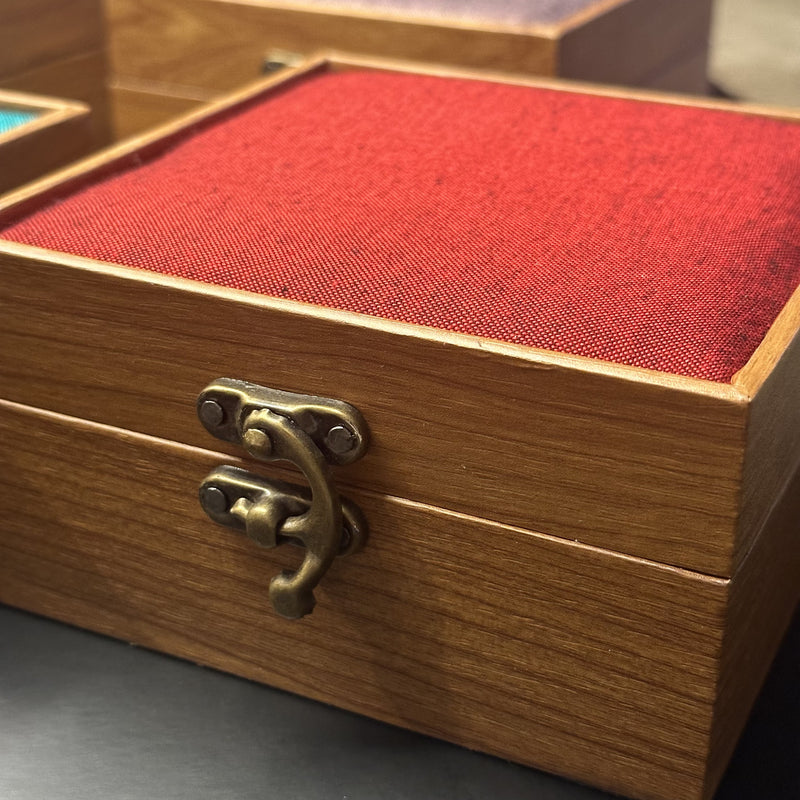 THE RŌZ KEEPSAKE BOX